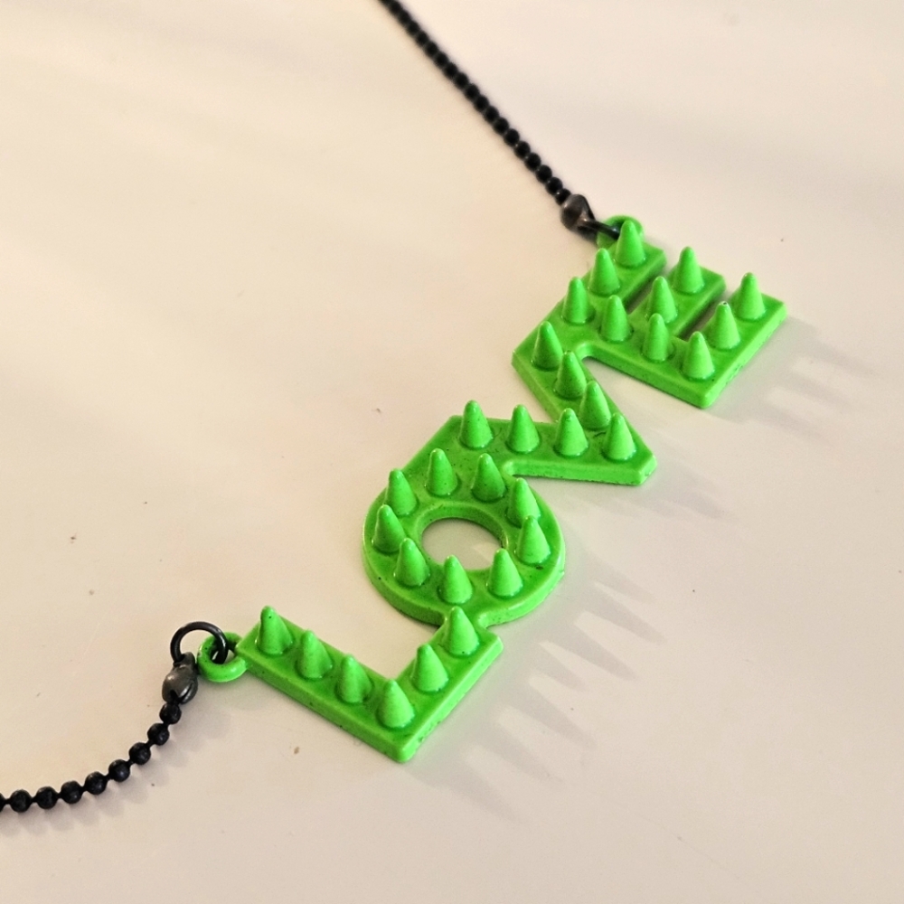 💚 Neon green "LOVE" choker style necklace!